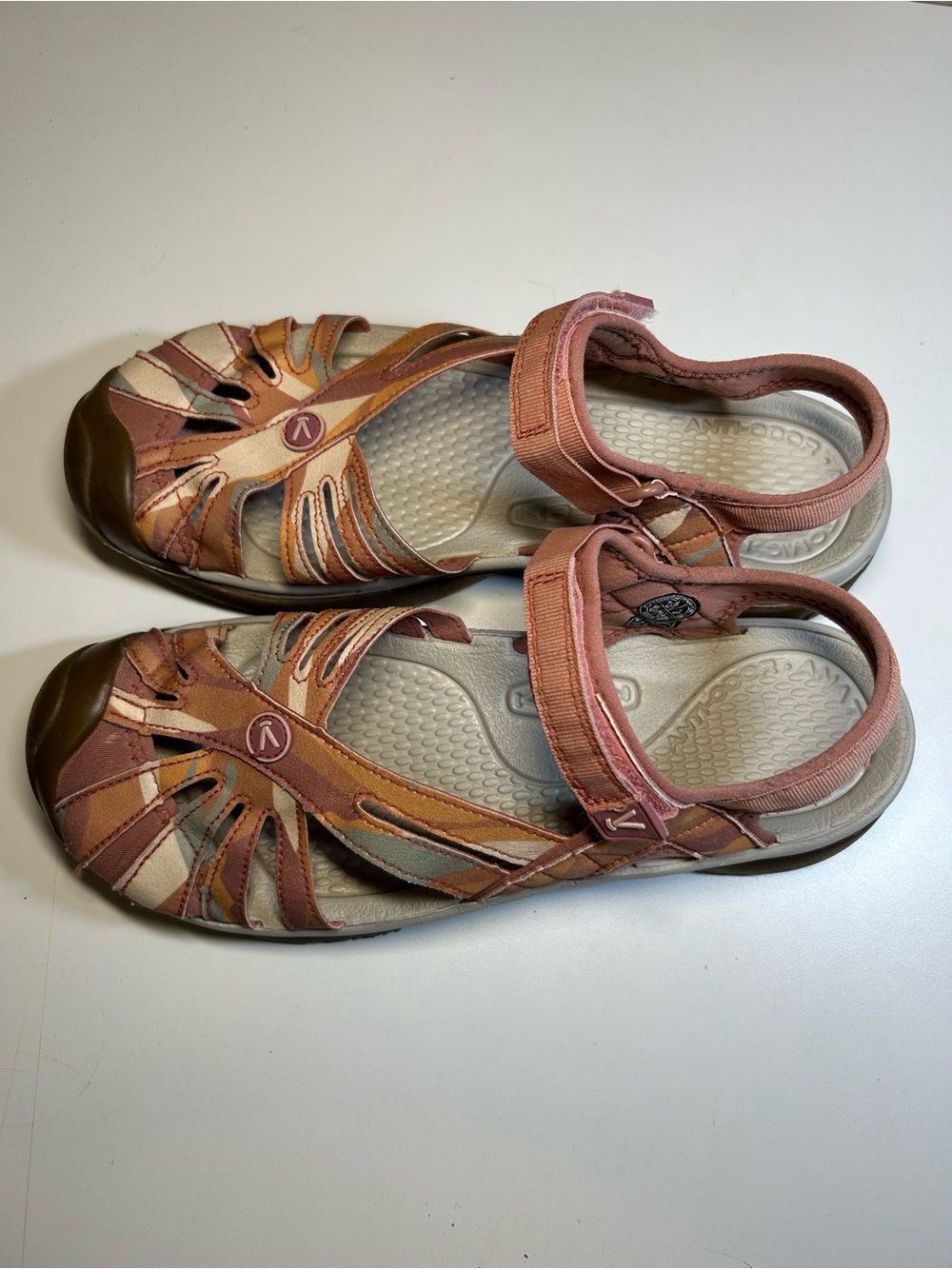 Keen Rose Women's 8.5 Peach Cream Tan Multicolor Closed Toe Strappy Sandal - Picture 4 of 16
